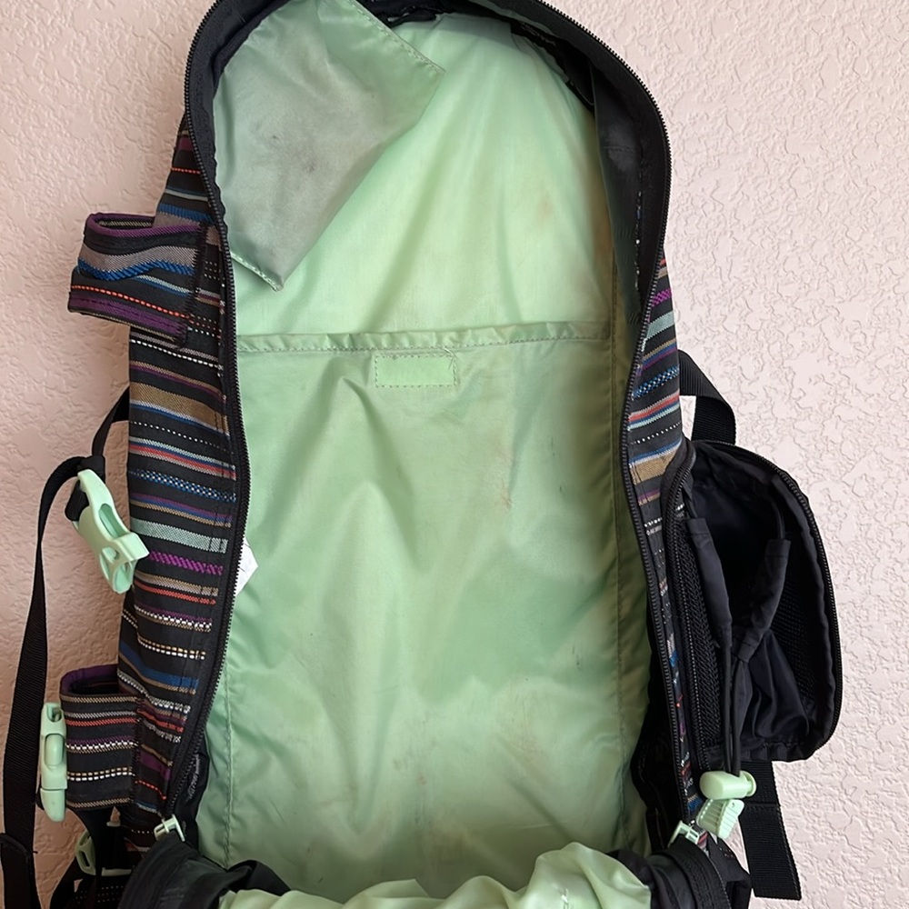 DAKINE WOMENS HELI PRO DLX 18L - Picture 6 of 12